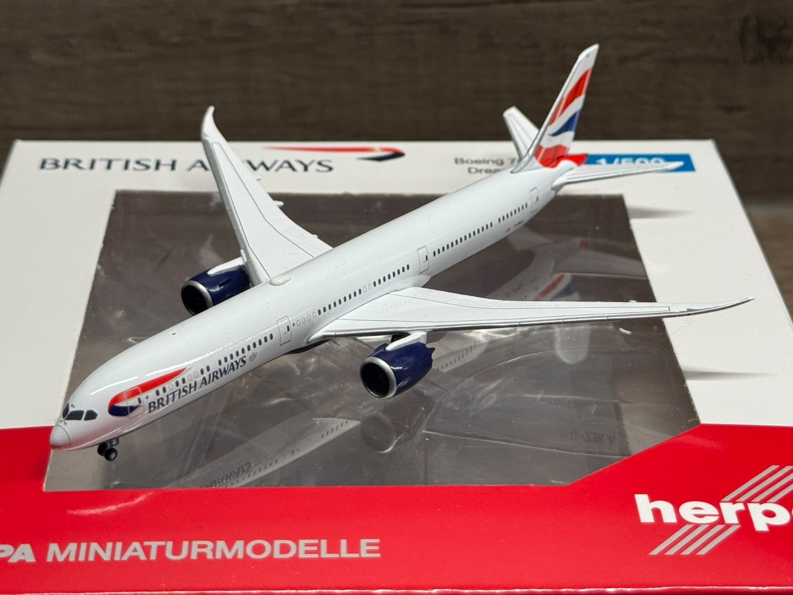 1:500 Herpa Boeing 787-10 British Airways G-ZBLA