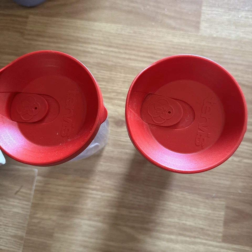 2 tazas Tervis 24 oz “Margaritaville” y taza de flores Foto 2 de 4