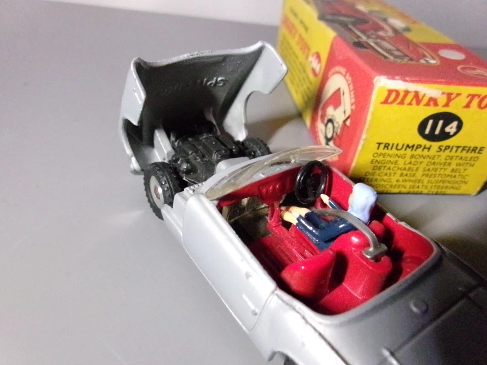 Dinky Toys.  Triumph  spitfire  scala 1/43 made in England - Immagine 4 di 4