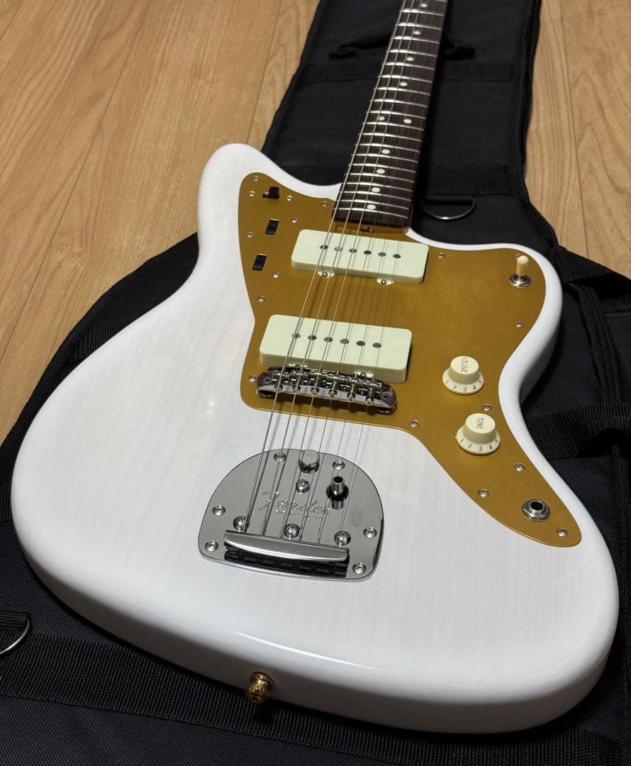 Fender Heritage 60s Jazzmaster Electric Guitar Rosewood Fingerboard White Blonde