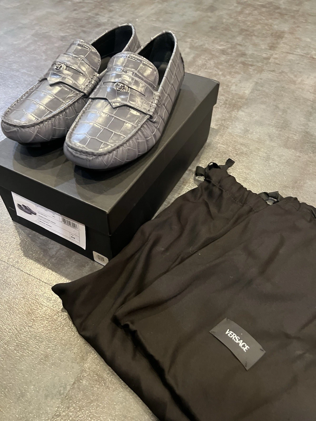 Scarpa da guida Versace Medusa Coin Croc in rilievo taglia 44 EU 11 US $ 850 metallo