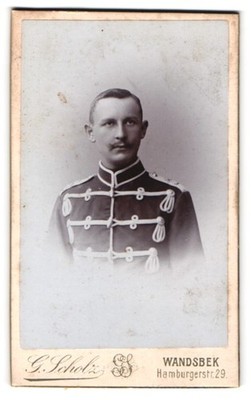 Fotografie Georg Scholz, Wandsbek, Hamburgerstr. 29, Husar in Attila 