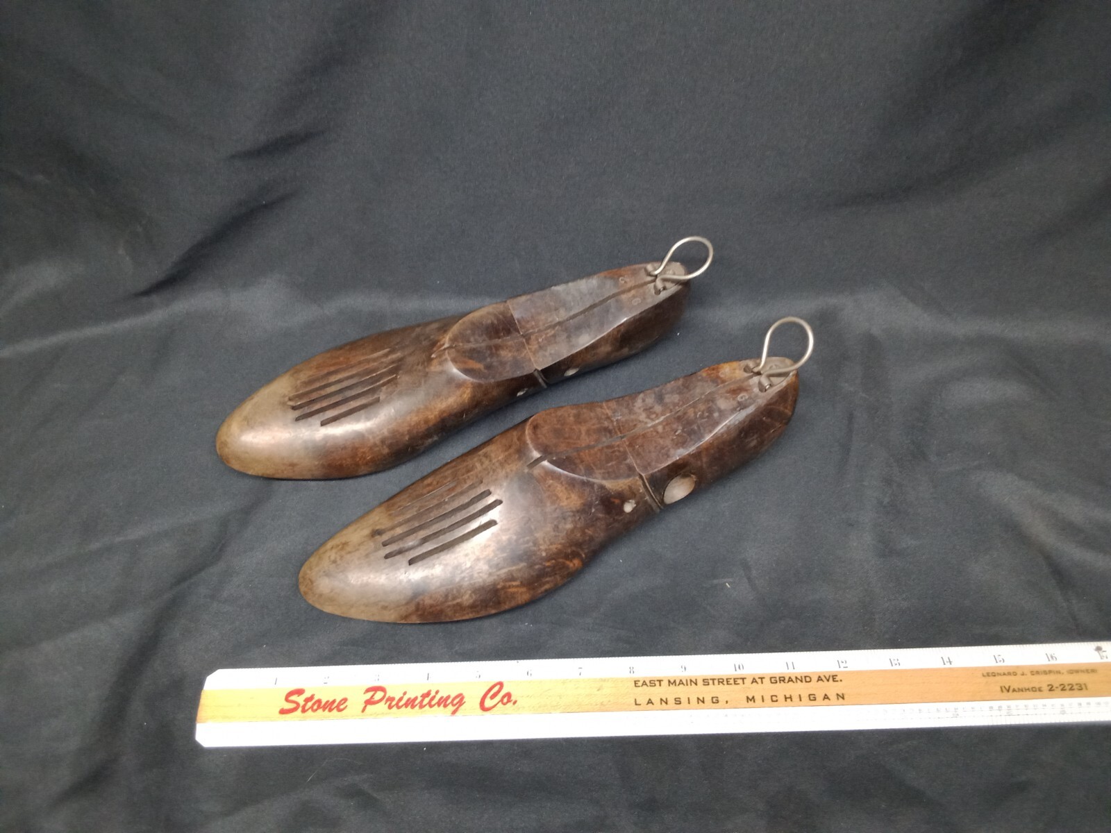 Florsheim Solid Wood Shoe Tree Form Insert Stretc… - image 1