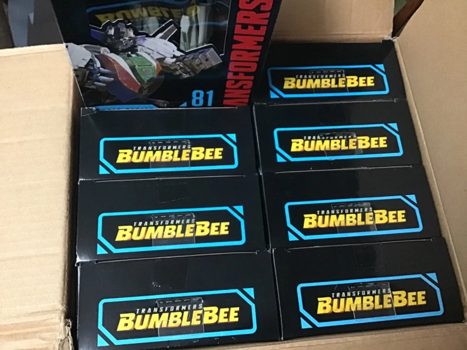 Wheeljack #81 - Figura sellada - Transformers Generations: Studio Series. Sin usar, en caja Foto 4 de 4