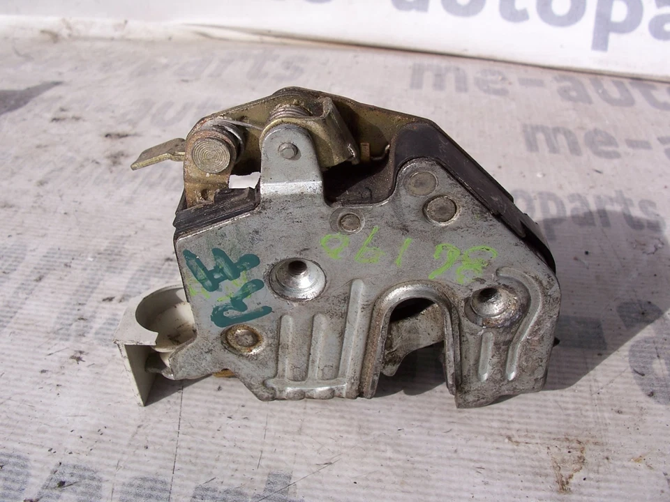 MERCEDES BENZ 190E 1984-1993 OEM CERRADURA PUERTA DELANTERA DERECHA PESTILLO ACTUADOR MONTAJE Foto 3 de 4