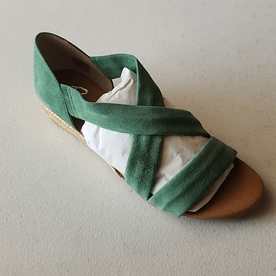 NIB Pinaz Espadrille Cross-Over Strap Sandals in Sea Foam Green, Size 9