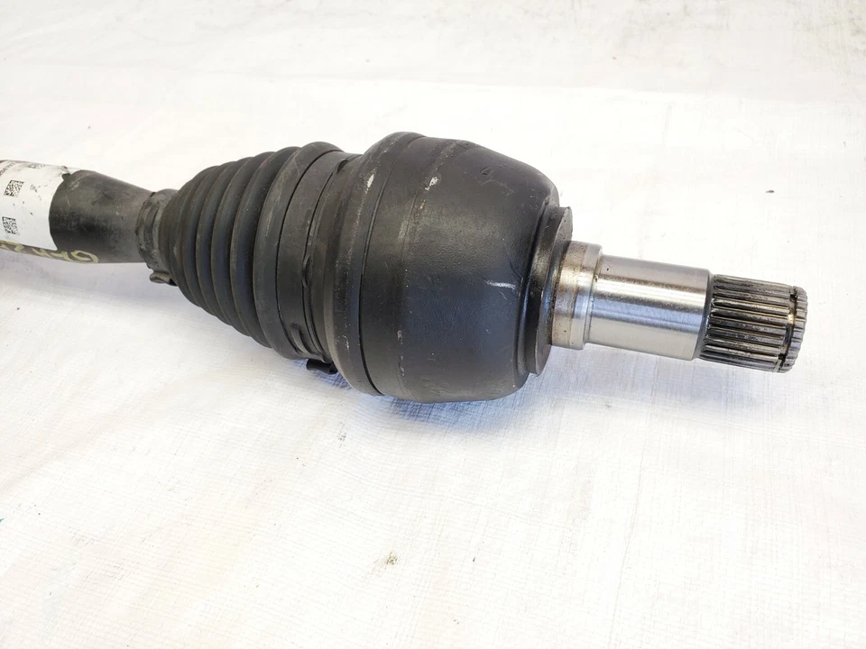 2014-2018 Mercedes GLA250 / CLA250 4Matic, Drive Shaft CV Axle - Front Left OEM Foto 3 de 4