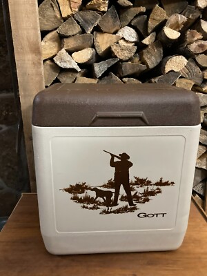 vintage GOTT sport cooler hunting hunt fish fishing model 1818