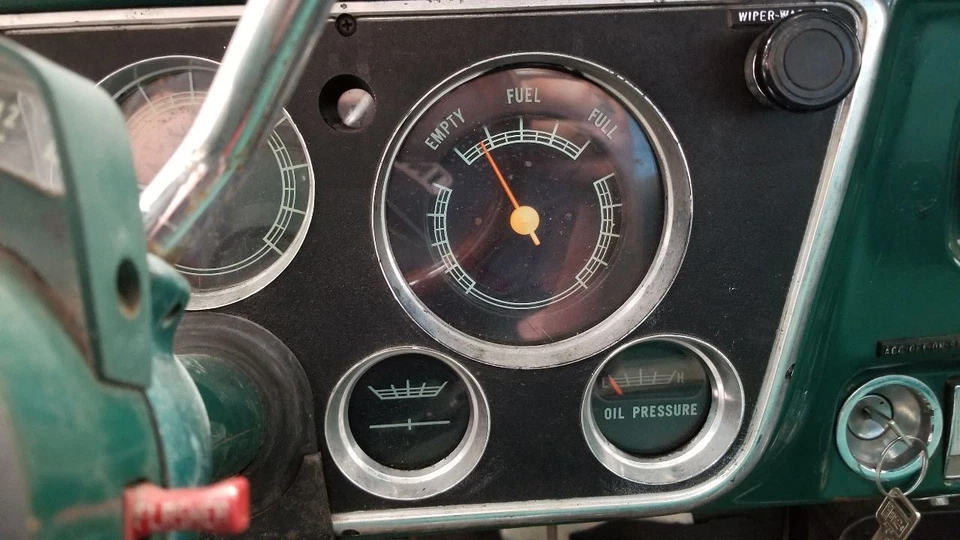 1971 CHEVY C20 CUSTOM SPEEDOMETER INSTRUMENT GAUGE CLUSTER 350 AUTOMATIC 6290458 - Image 3 of 4