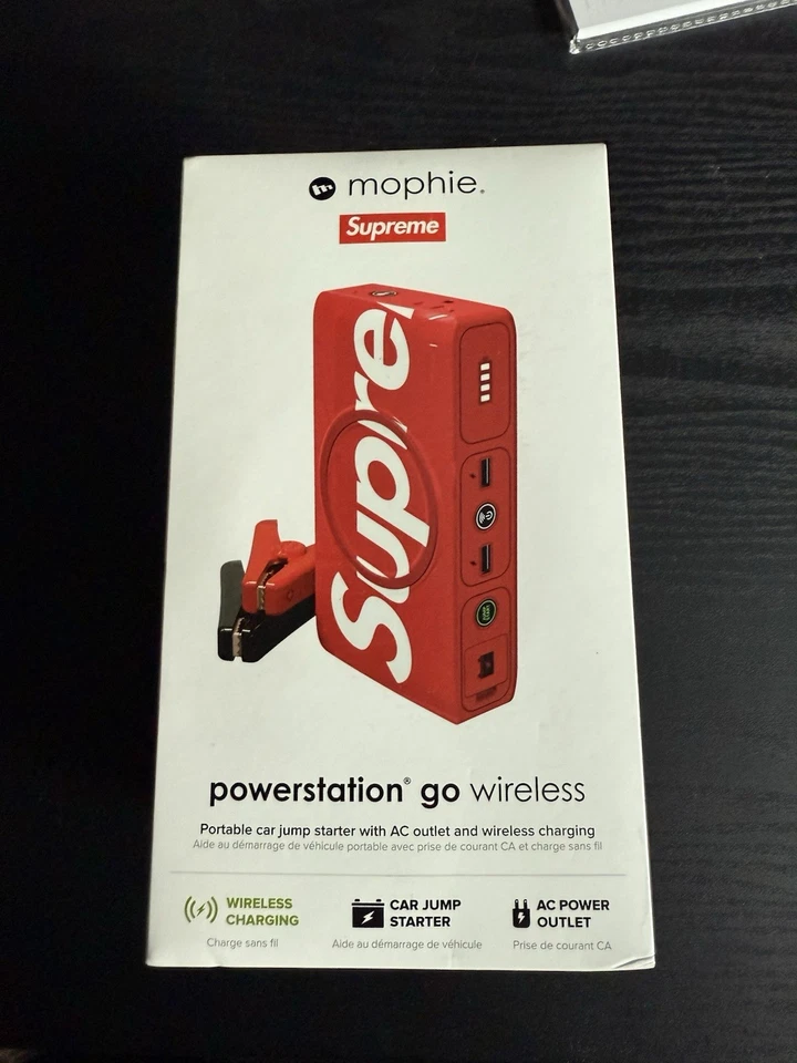 Cargador de batería portátil inalámbrico Supreme Mophie Powerstation Go Red Foto 3 de 4