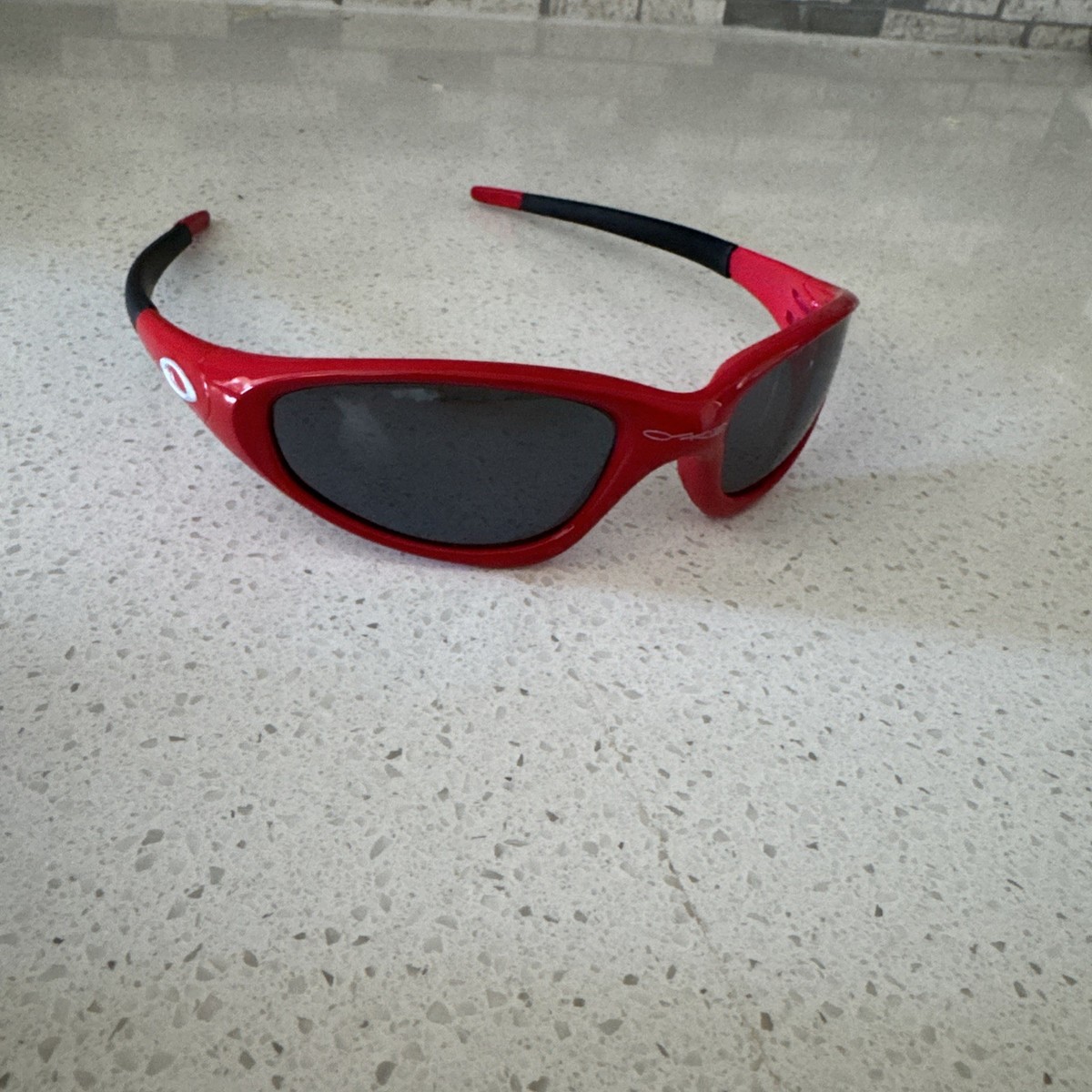 1999 OAKLEY STRAIGHT JACKET COLOR:RED fashion Accessories mens