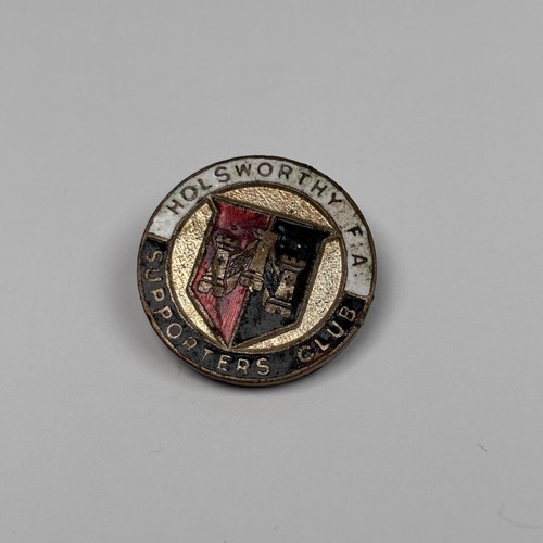 VINTAGE ENAMEL BUTTONHOLE LAPEL BADGE HOLSWORTHY FA SUPPORTERS CLUB FOOTBALL - Picture 2 of 4