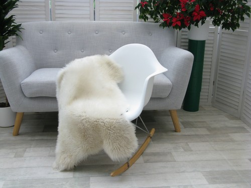 SHEEPSKIN RUG GENUINE BRITISH JACOB SOFT DENSE FUR LAMBSKIN CHAIR COVER BED J361 - Picture 2 of 12