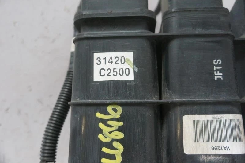 Hyundai Sonata 2015 evaporador de vapor de combustible emisión bote EVAP 31420 C2500 OEM Foto 2 de 4