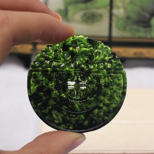 Natural-Hand-Carved-Chinese-Black-Green-Dark-Jade-Pendant-Dragon-Lucky-Amulets