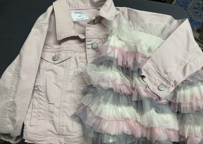 Cute 2 Pc Pink Girl Lot. Pink Old Navy Jacket 8 Children’s Place Skirt 7/8 EUC.