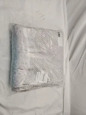 Sunbrella Herringbone Indoor Outdoor Throw 50" X 74" Color: Cloud NWT FREE SHIPP