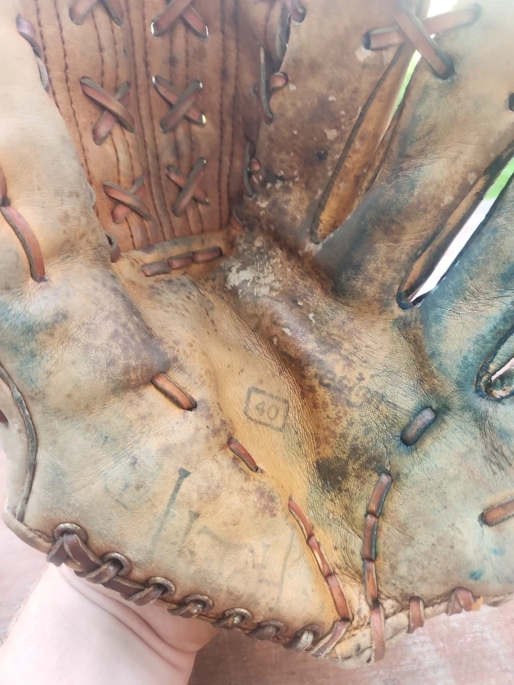 Vintage Hutch Baseball Glove Mitt 40 Dick Jones Model - Image 2 of 4