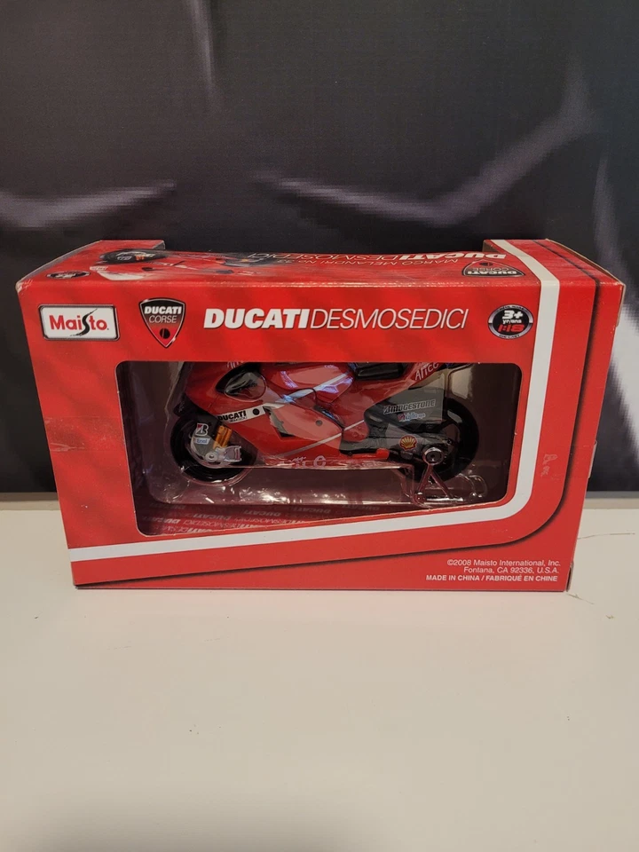 Motocicleta de carreras Maisto 1/18 Ducati Corse Desmosedici 'Marco Melandri #33' Foto 4 de 4