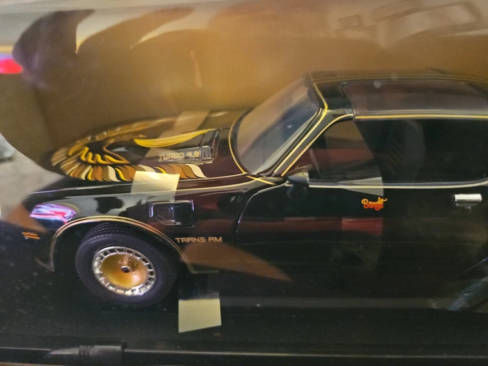 1977 Pontiac Trans Am Smokey & Bandit 1 18 Greenlight 19025 Movie Car - Image 2 of 4