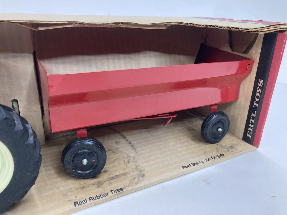 复古 ERTL 国际收割机 IH 库存 5011 拖拉机和货车套装 1/16 带盒 — 第 3/4 张图片