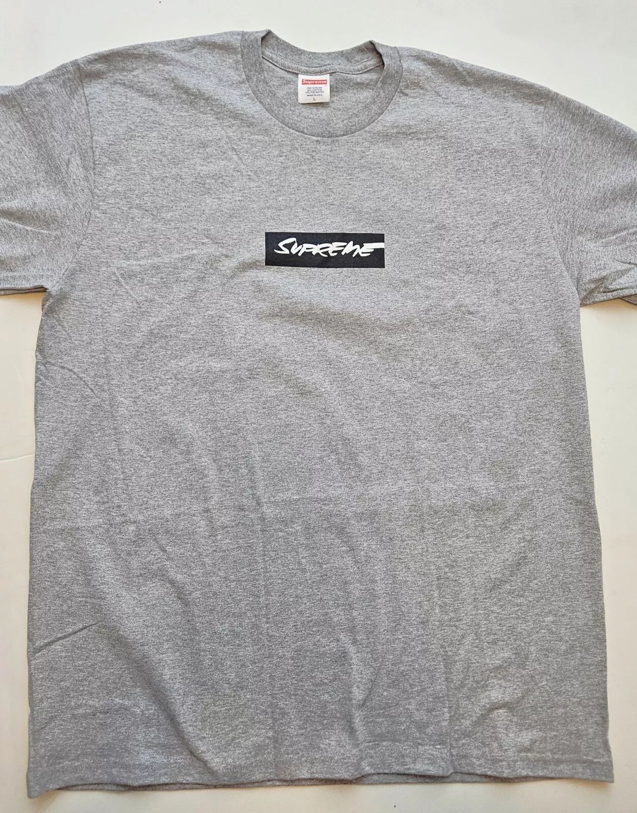To shirt gris Supreme Futura Box