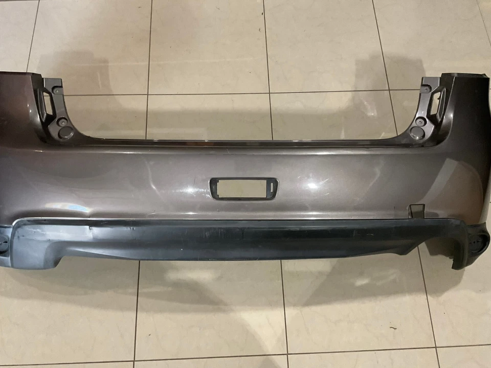 Cubierta de parachoques trasero gris Mitsubishi Outlander Sport ES SE 13-2015 6410B8860ZZ OEM Foto 4 de 4