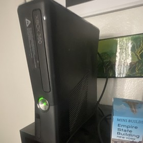 Microsoft Xbox 360 Console w/ Controller, Fallout 3 GOTY, Dark Souls, Manuals