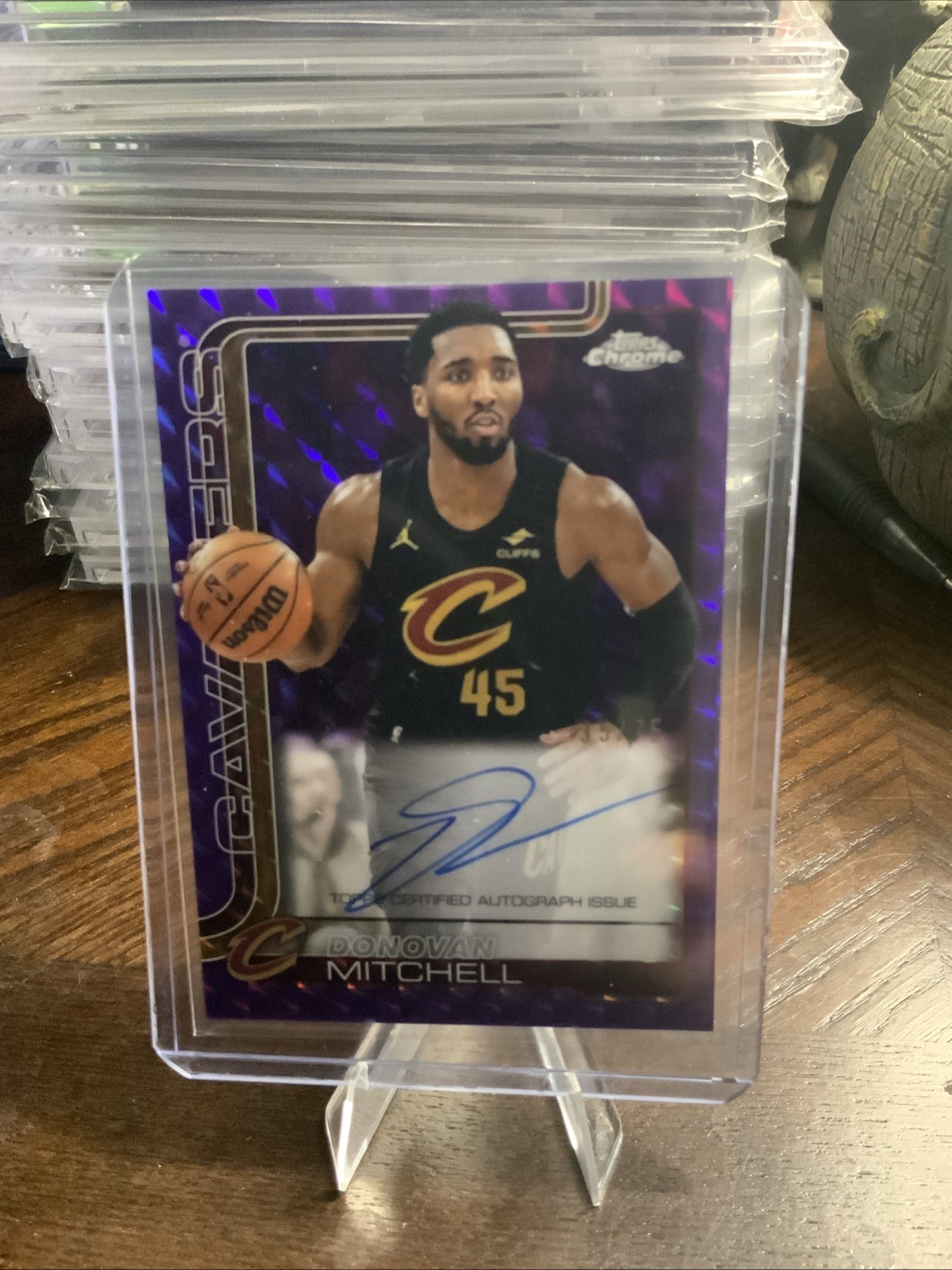 2025-26 Topps Chrome /75 Donovan Mitchell Auto Cleveland Cavaliers #TCA-DM
