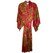 natori kimono robe size Medium red gold floral long worn once