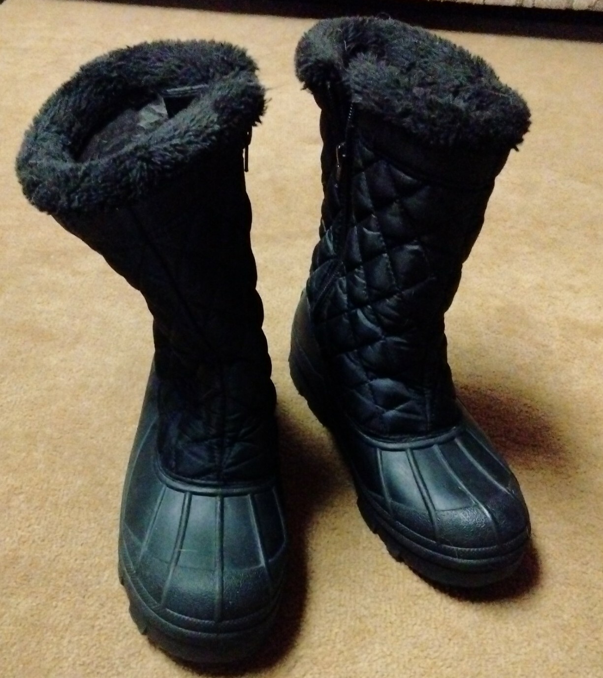 Ladies Black Quilted Boots 9 
