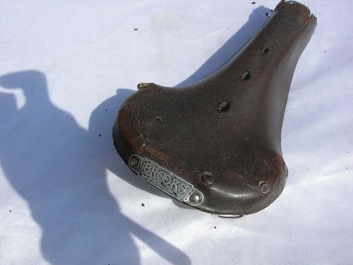 BROOKS - DARK BROWN - INCOMPLETE - RAIL AND METAL BADGE - POOR CONDITION