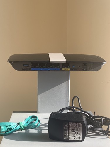 Linksys EA6200 Router AC900 Dual-Band Smart Wi-Fi Router / 4 Port- Black - Picture 3 of 4
