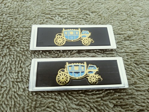 CHEVY Standard Interior Seat Belt Stage Coach BLACK Buckle Emblems ~ PAIR USA ~ - Picture 2 of 5