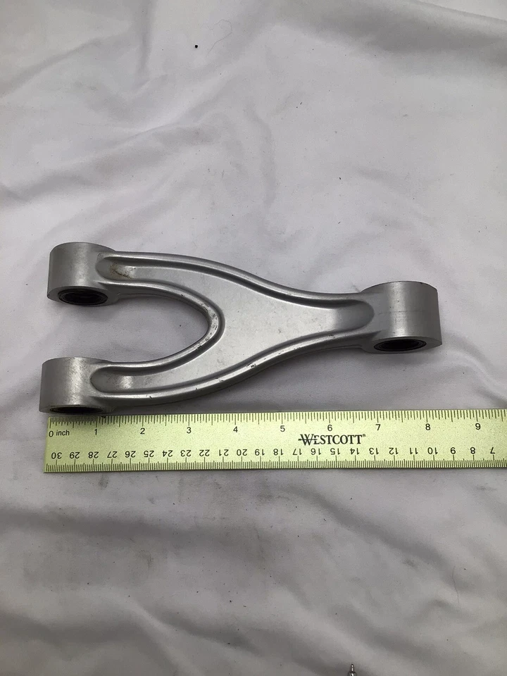 OEM 2012 - 2020 Triumph Bonneville Trophy T2057600 Drag Link - Novo - Imagem 3 de 4