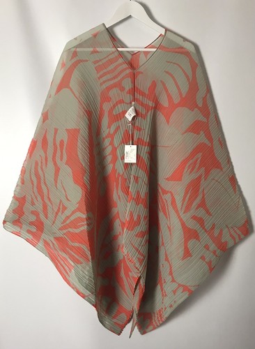 Pleats Please Issey Miyake Madame T Cape Shawl Poncho - Picture 7 of 9