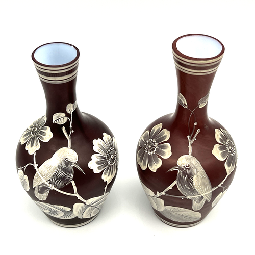 2 Böhmische Florentiner Kunst Kamee Glas rot & weiß Vogel 8" Vasen um 1900 - signiert - Bild 2 von 24