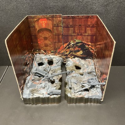 Star Wars ANH Death Star Trash Compactor Scene 1 2 Diorama Display Set for 3 3/4