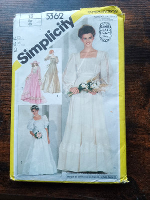 Simplicity 5362 Brautkleid Papiermuster Damengröße 10, teilweise geschnitten