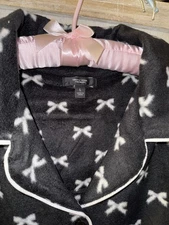 Simply Vera Wang large Pj Set Long Sleeve Warm Cozy Button Black W/ Bows Fleece