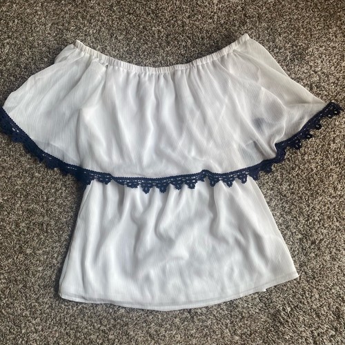 Blusa Charlie blanca fuera del hombro - Imagen 4 de 8