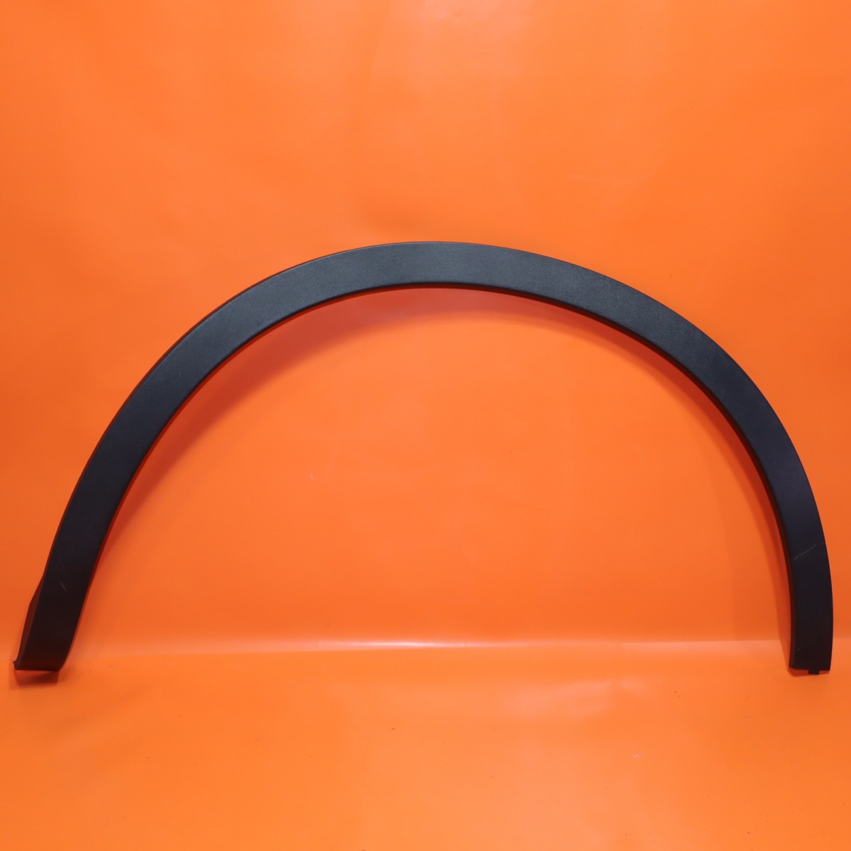 MASERATI LEVANTE WHEEL ARCH FLARE MOLDING LEFT REAR 2017-2020 670040324 TEXTURE