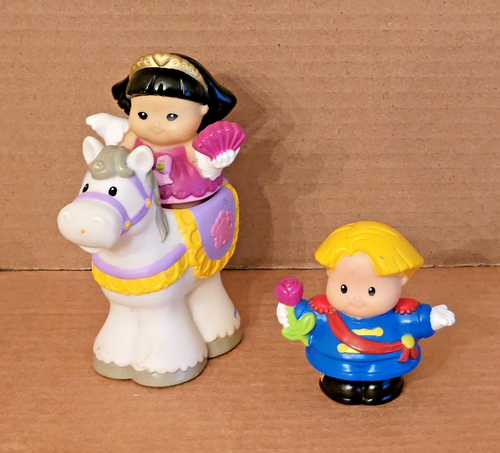 Little People Lil' Kingdom Pink Palace Castle, Woodsman, Maiden Mary, Unicorns - Picture 18 of 23