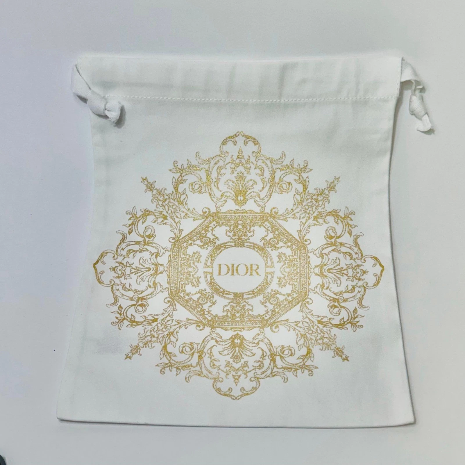 Sac à poussière Dior édition limitée
