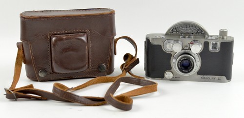 Vintage Universal Mercury II Camera