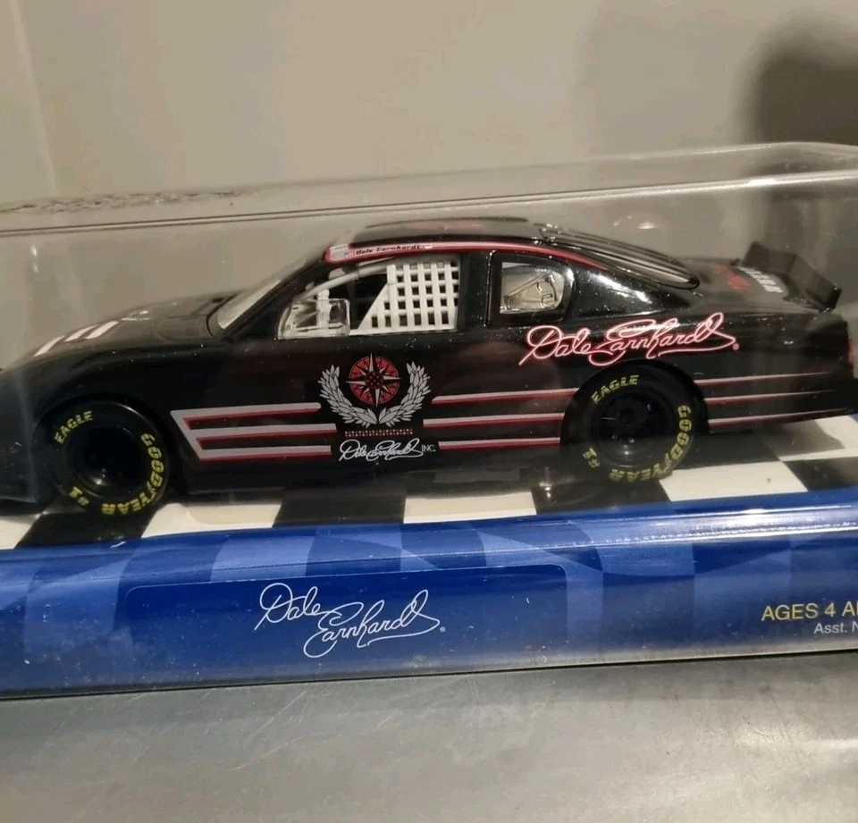 2002 New Winners Circle Dale Earnhardt NASCAR 1:24 Scale Die Cast Car #30231 - Image 2 of 4