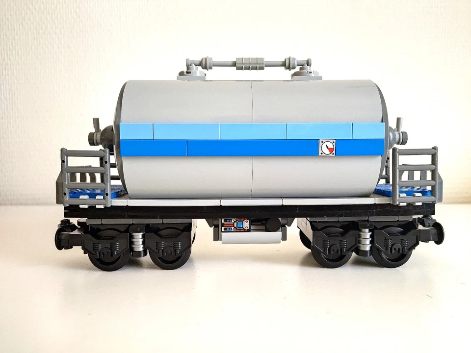 LEGO Train MOC Custom - Gas Tank Wagon & pdf instructions - Photo 3/4
