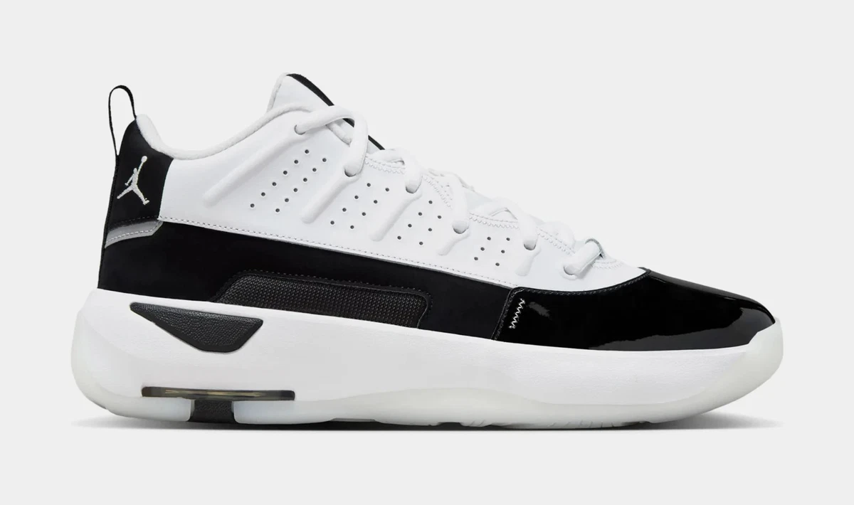Jordan Max Aura 7 in Black, White and Gold size 9 like new in box. Nike Air Jordan Max Aura 5 Shoes Black Gold White Gray  main image 2