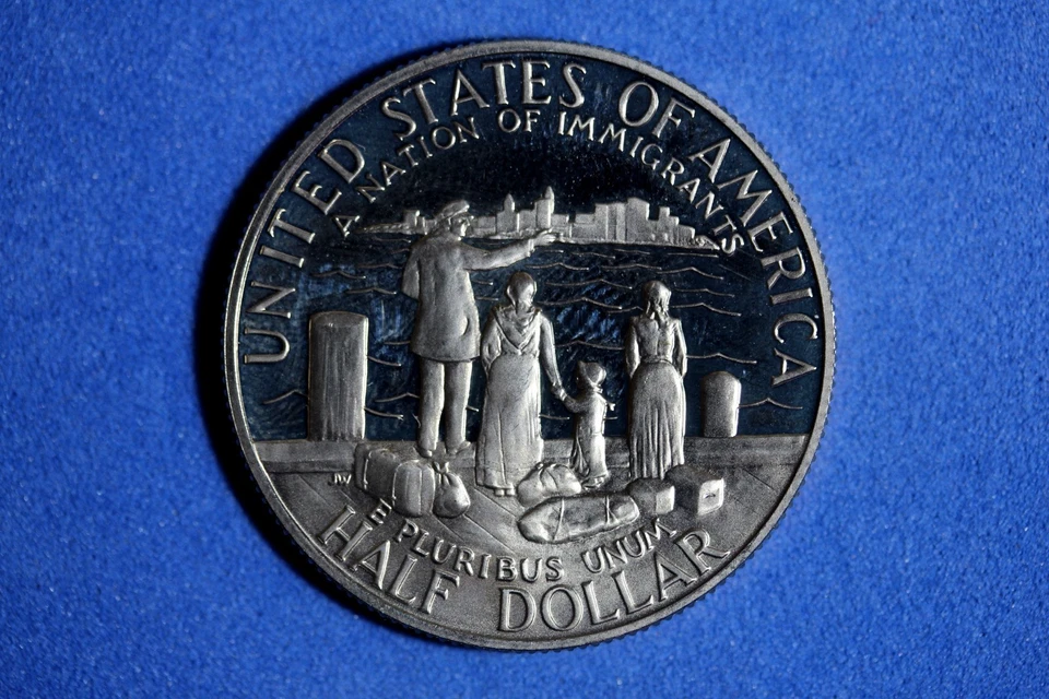 1986 S Clad Proof Statue of Liberty Commemorative Half Dollar #M23354 - Image 2 of 2
