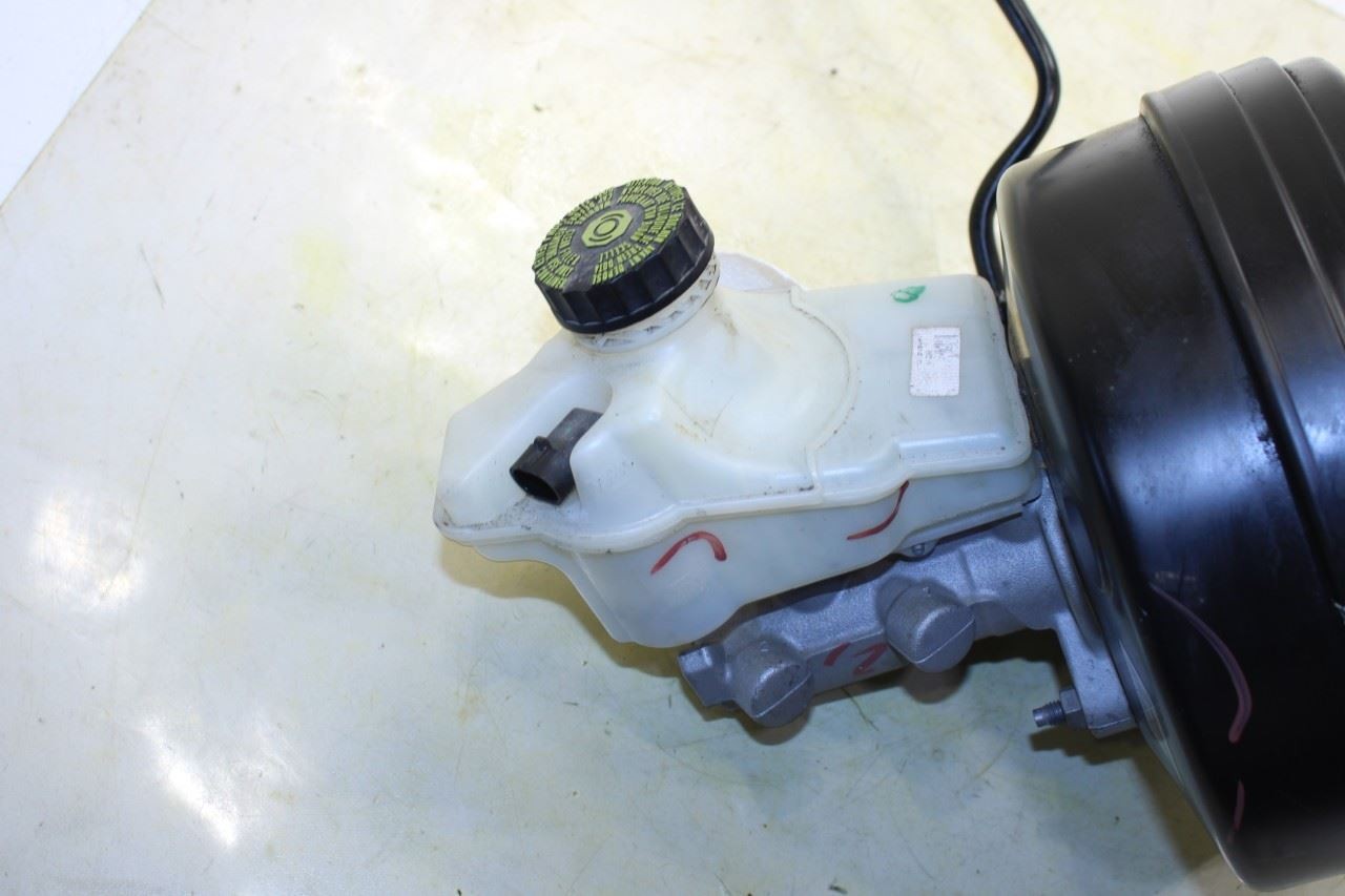 2017-21 Maserati Ghibli 3.0L Brake Master Cylinder w/ Reservoir Bottle 670006653